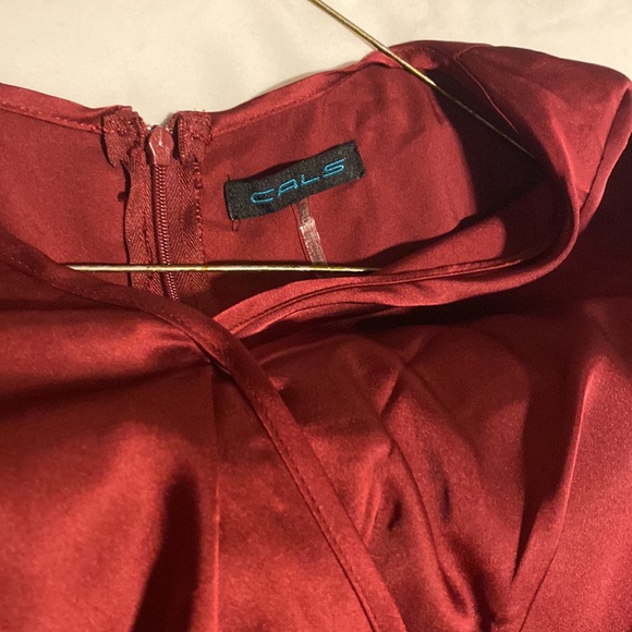 Nice dress for girls comes with short included Size L  Burgundy color - Picture 5 of 5